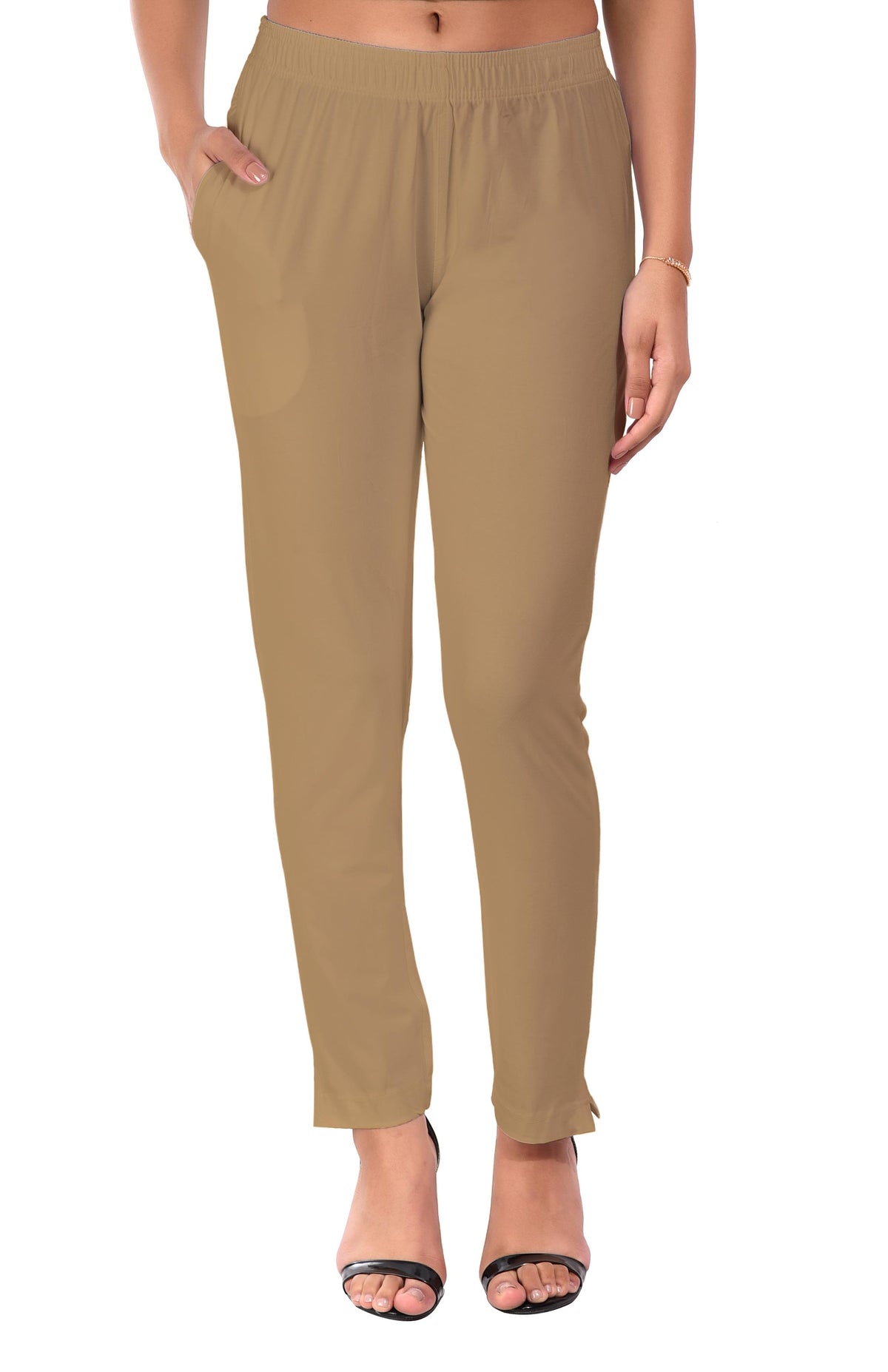 Light Skin Pocket Pants for Women